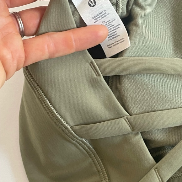 Lululemon Energy Bra Long Line Rosemary Green size 6 NWOT - Picture 4 of 5